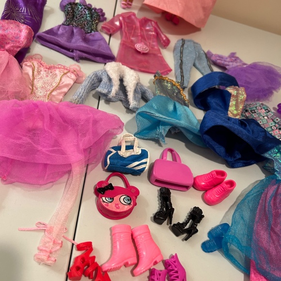 Jewel Girl and Cali Girl Barbie Lot - Picture 5 of 16